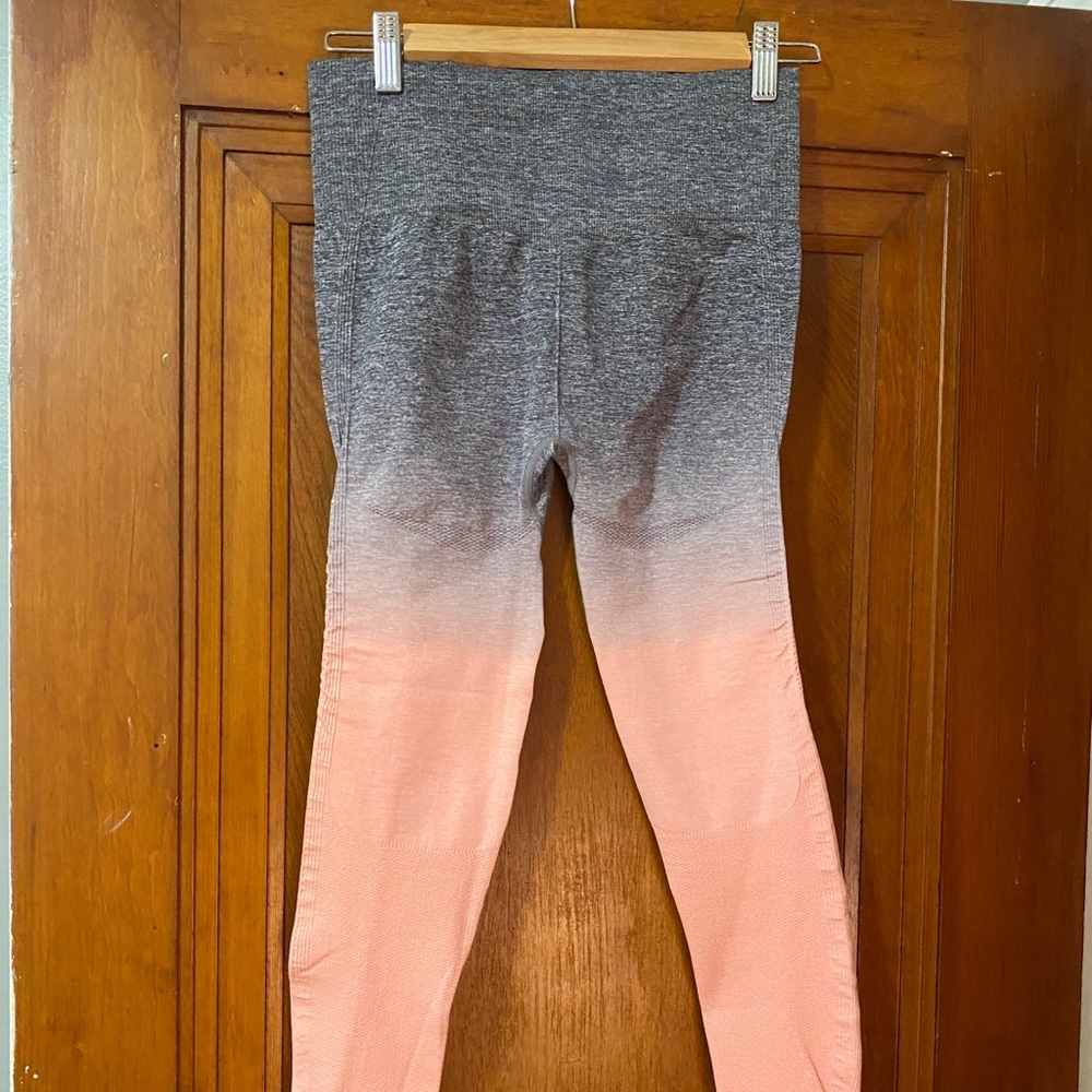 NWT Astoria Activewear ombré leggings